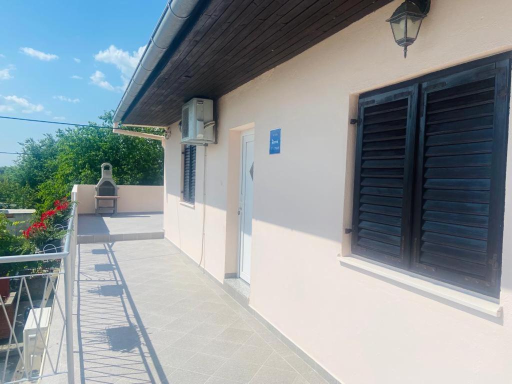 Nina Apartman