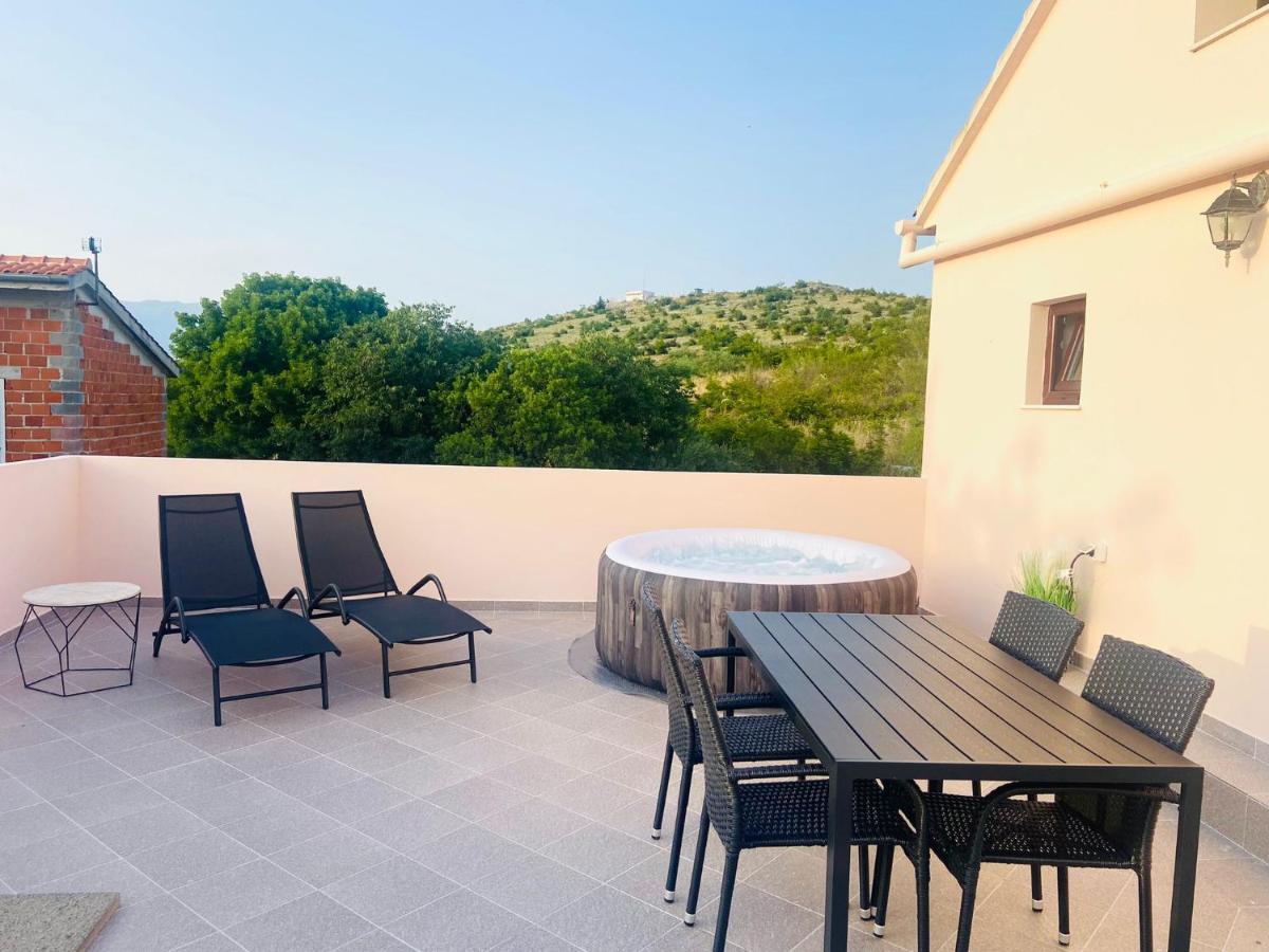 Nina Apartman Posedarje